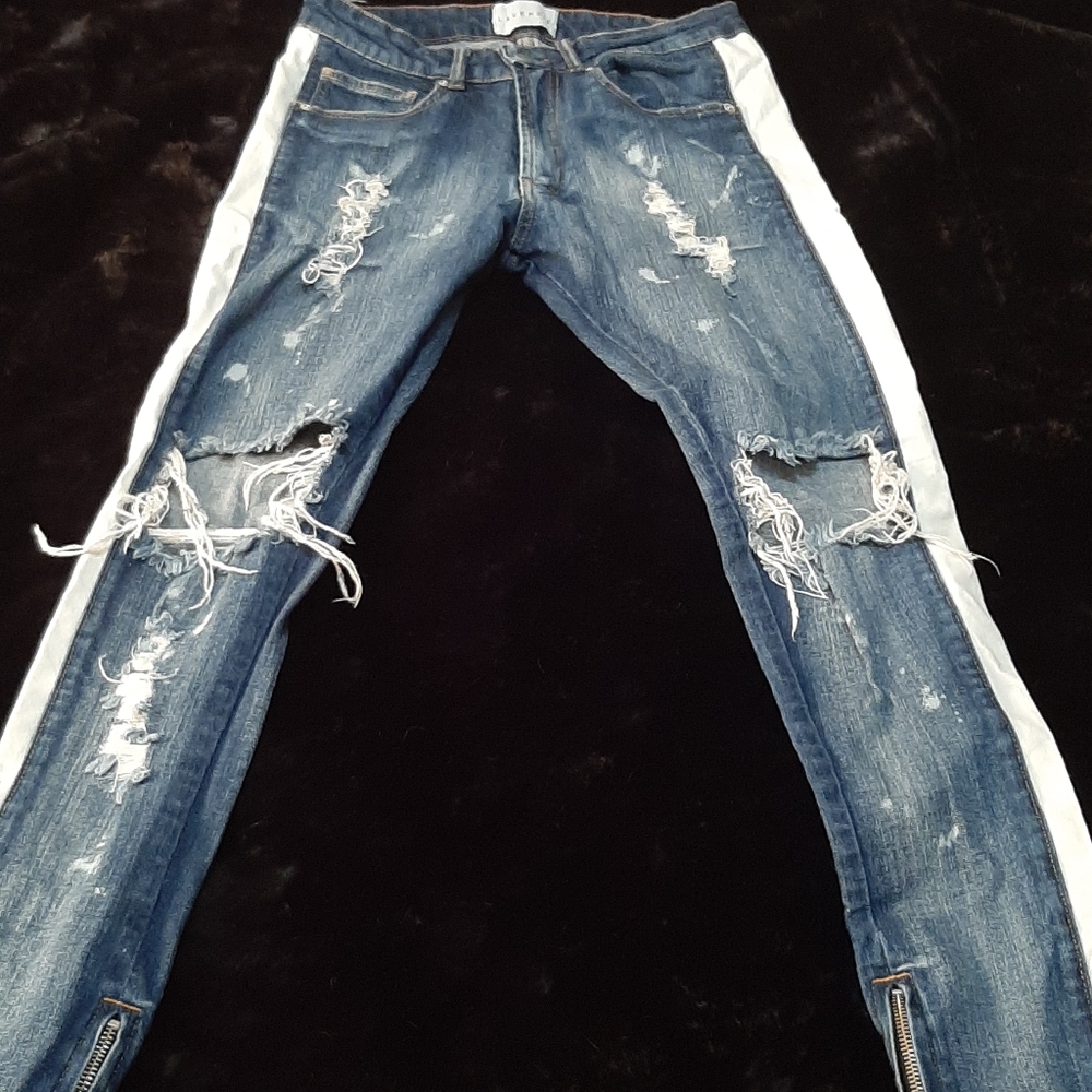 Lakenzie Jean's skinned zip white strip sz28